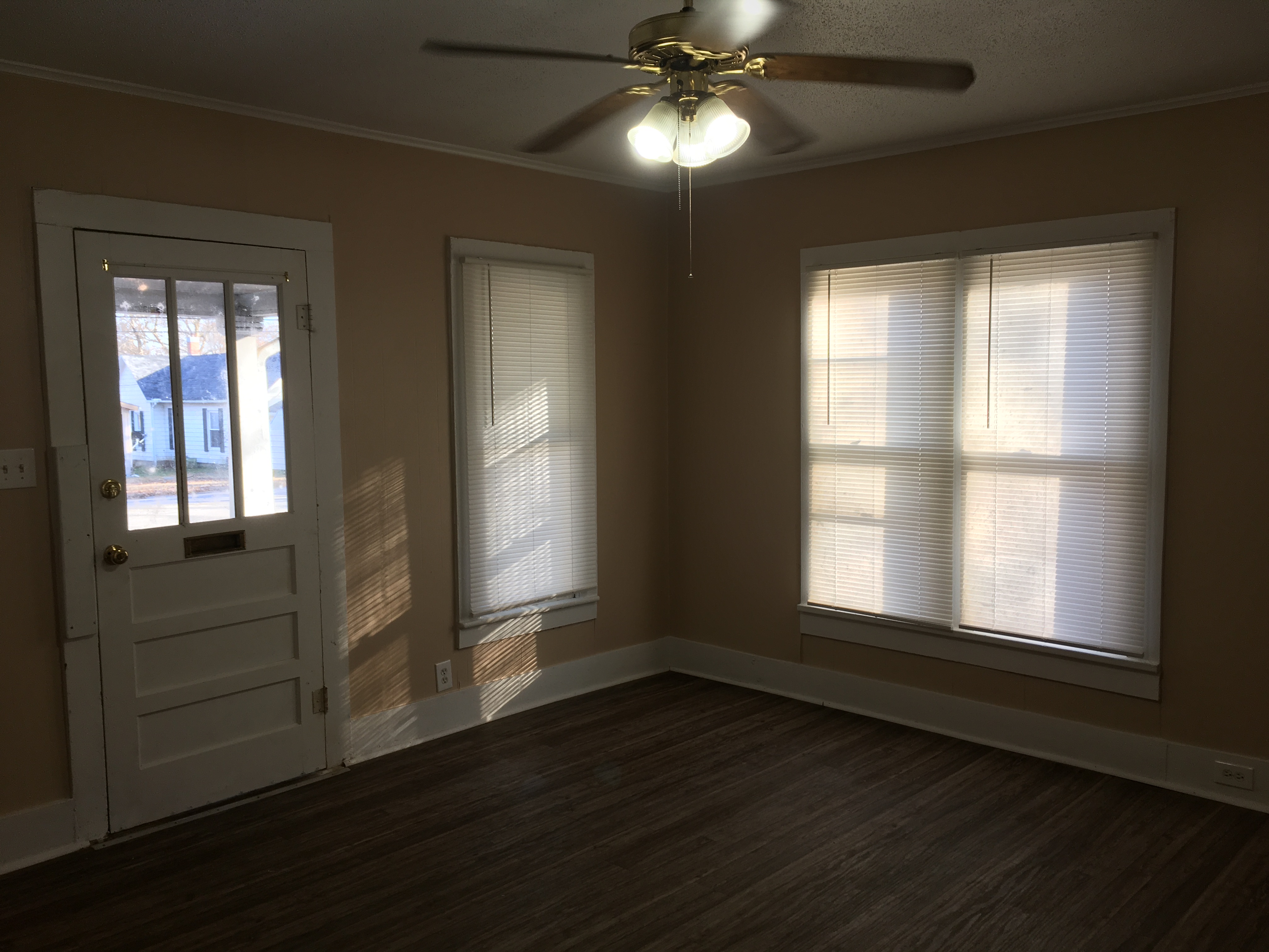 744 S Horton, Fort Scott, Bourbon County, Kansas, United States 66701, 2 Bedrooms Bedrooms, 0 ,1 BathroomBathrooms,House,For Rent,S Horton,1,1014