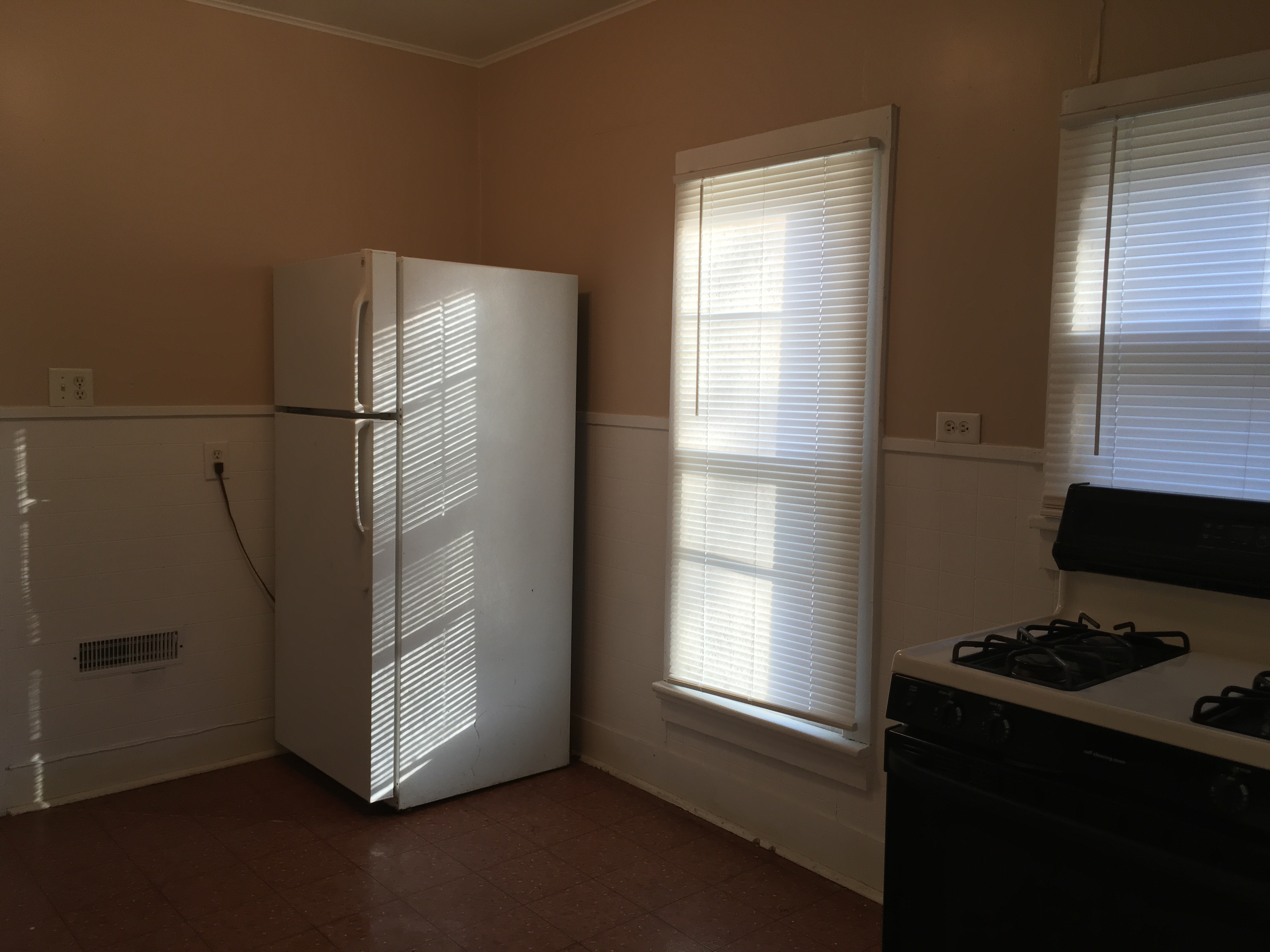 744 S Horton, Fort Scott, Bourbon County, Kansas, United States 66701, 2 Bedrooms Bedrooms, 0 ,1 BathroomBathrooms,House,For Rent,S Horton,1,1014