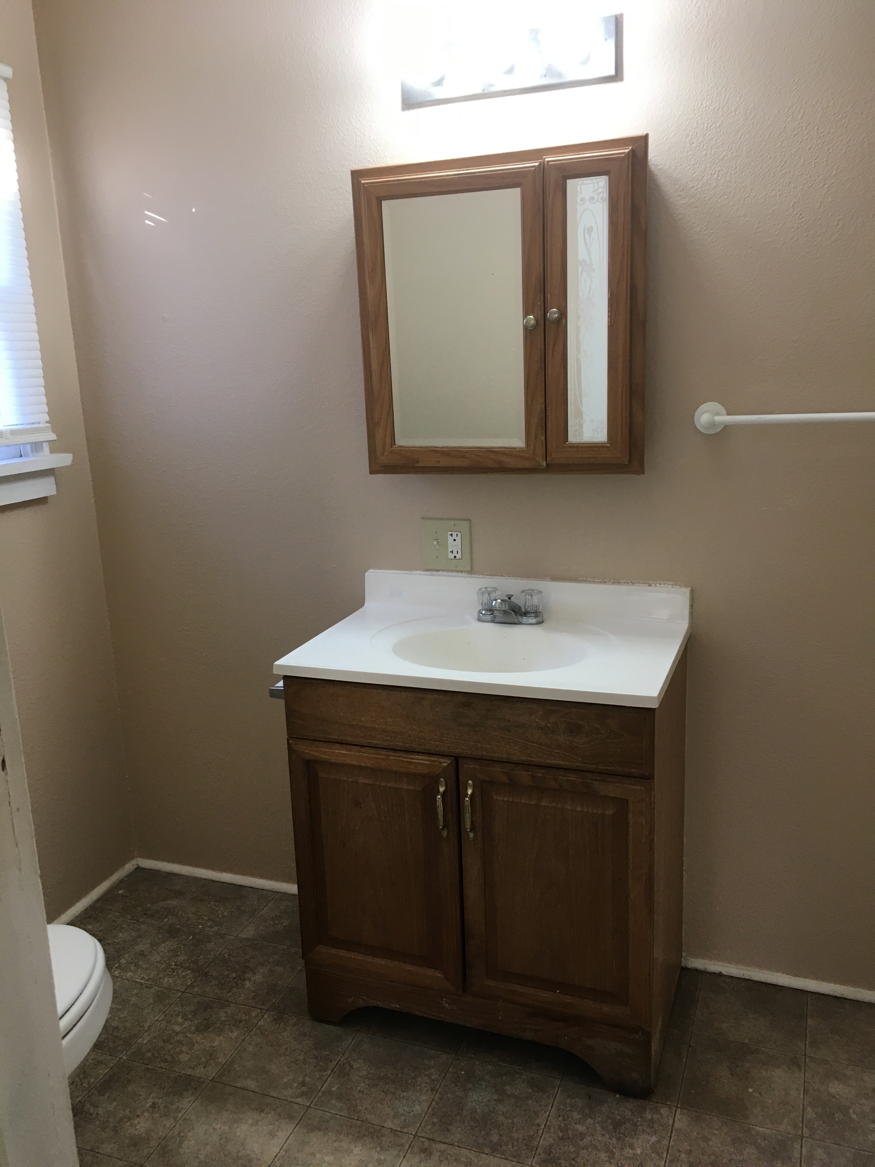 744 S Horton, Fort Scott, Bourbon County, Kansas, United States 66701, 2 Bedrooms Bedrooms, 0 ,1 BathroomBathrooms,House,For Rent,S Horton,1,1014