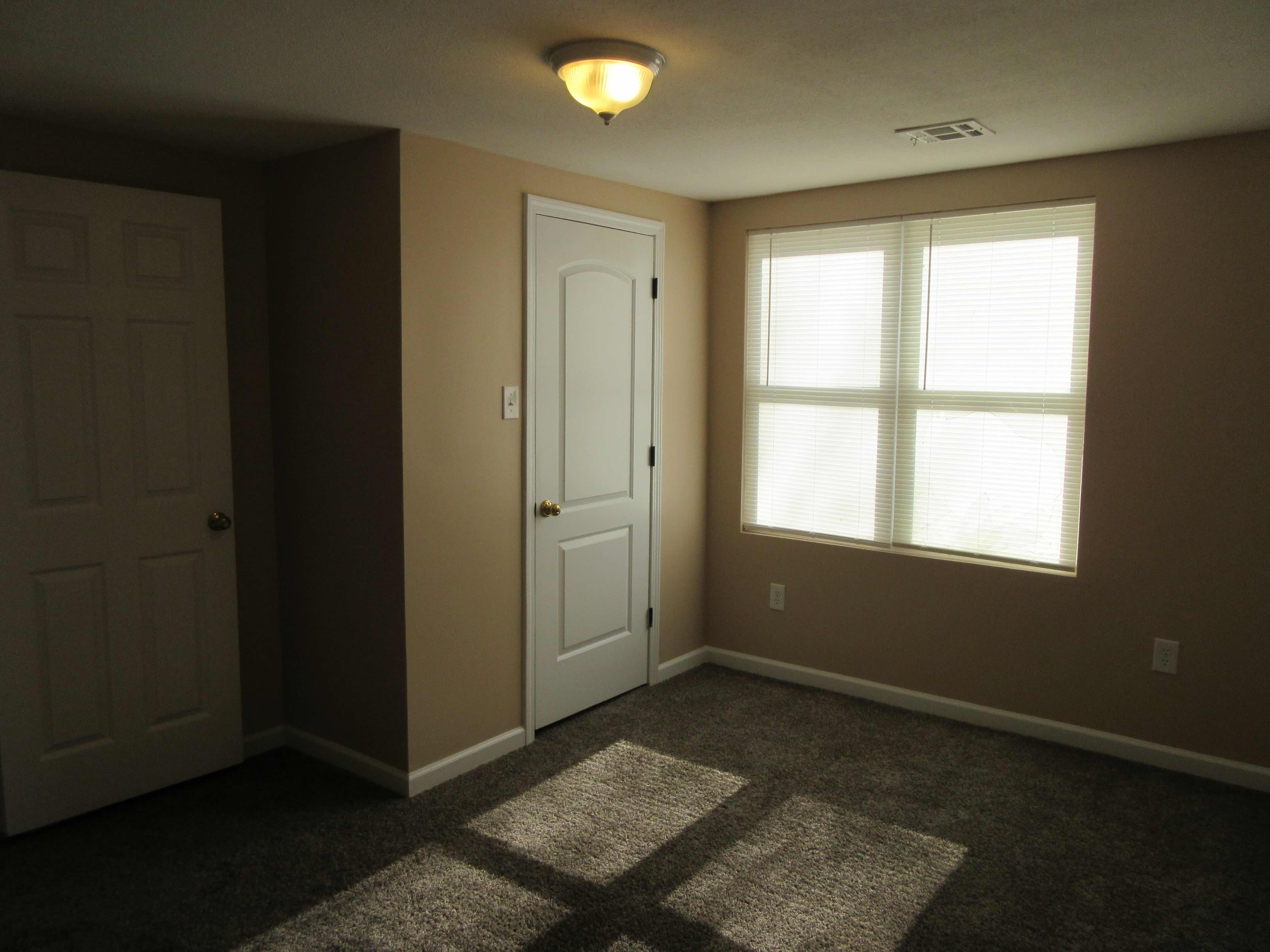 109 S Washington, Fort Scott, Bourbon County, Kansas, United States 66701, 2 Bedrooms Bedrooms, 0 ,1 BathroomBathrooms,House,For Rent,S Washington,1,1016