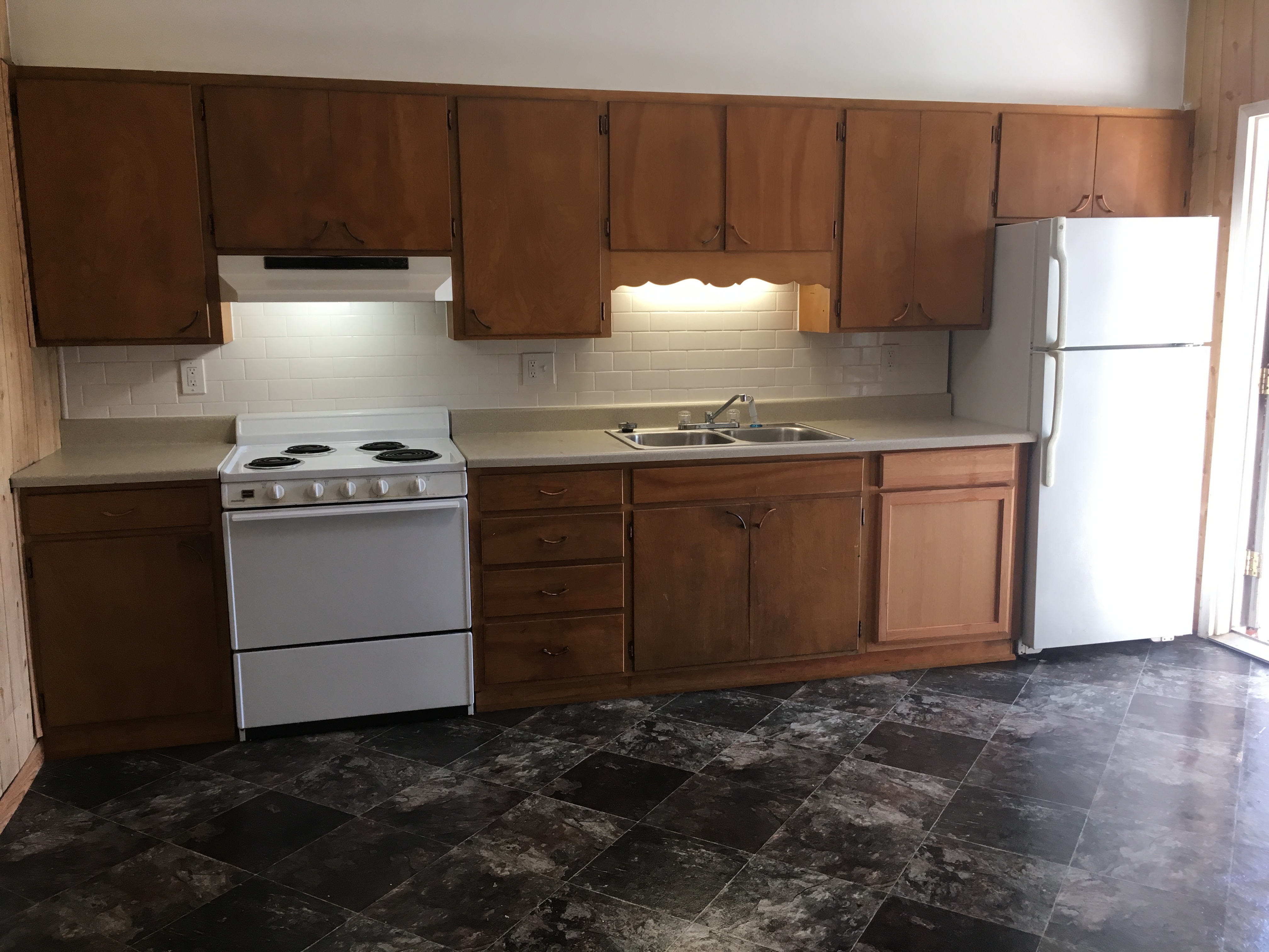 733 S National, Fort Scott, Bourbon County, Kansas, United States 66701, 1 Bedroom Bedrooms, ,1 BathroomBathrooms,Apartment,For Rent,S National,1,1019