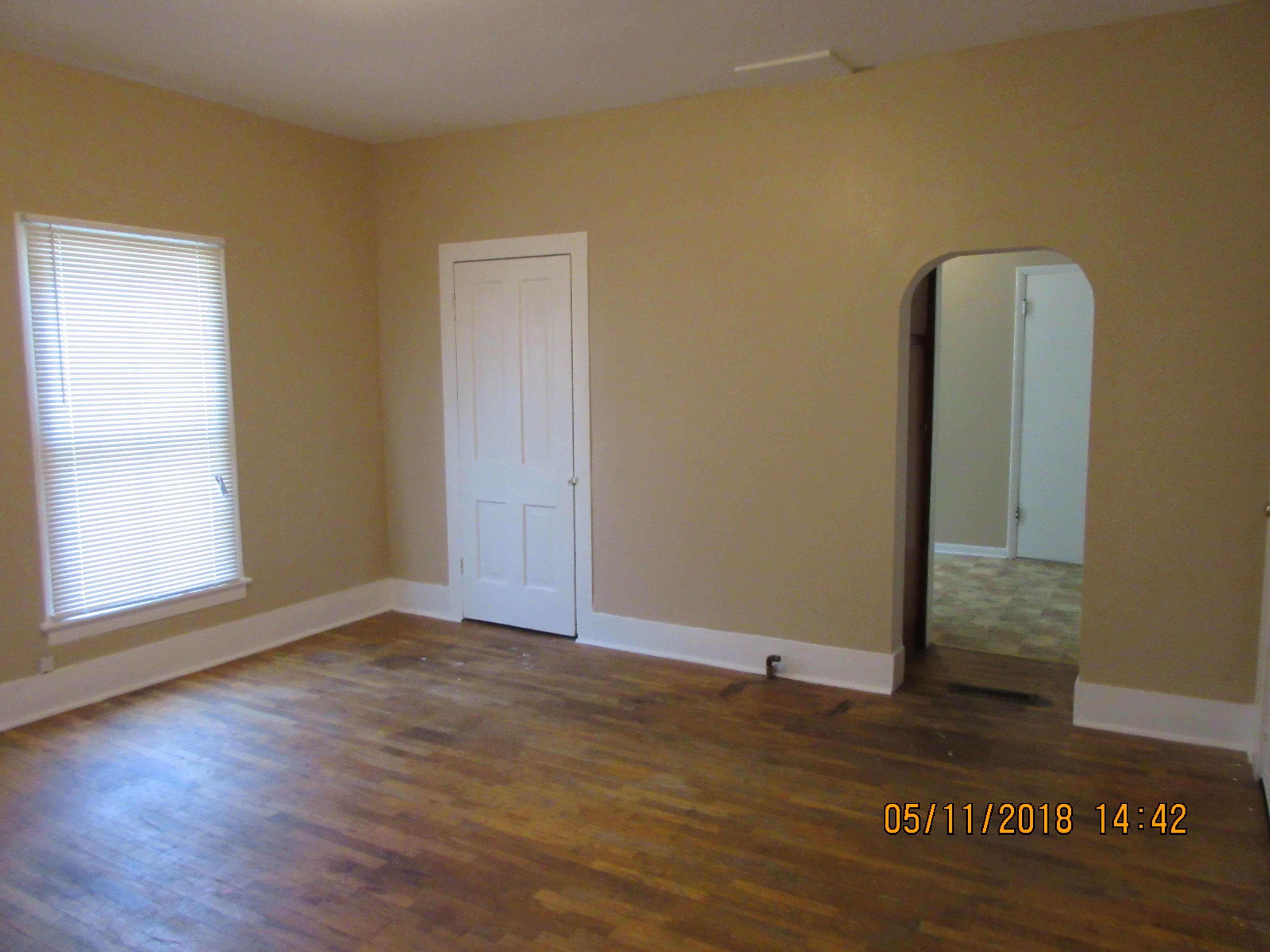 848 S. Main, Fort Scott, Bourbon County, Kansas, United States 66701, 1 Bedroom Bedrooms, ,1 BathroomBathrooms,Apartment,For Rent, S. Main,2,1006